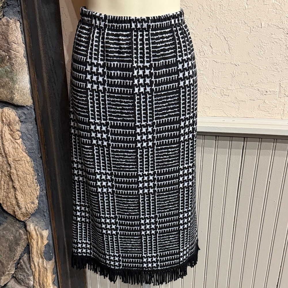 Nina Leonard Black and White Geometric Pencil Skirt